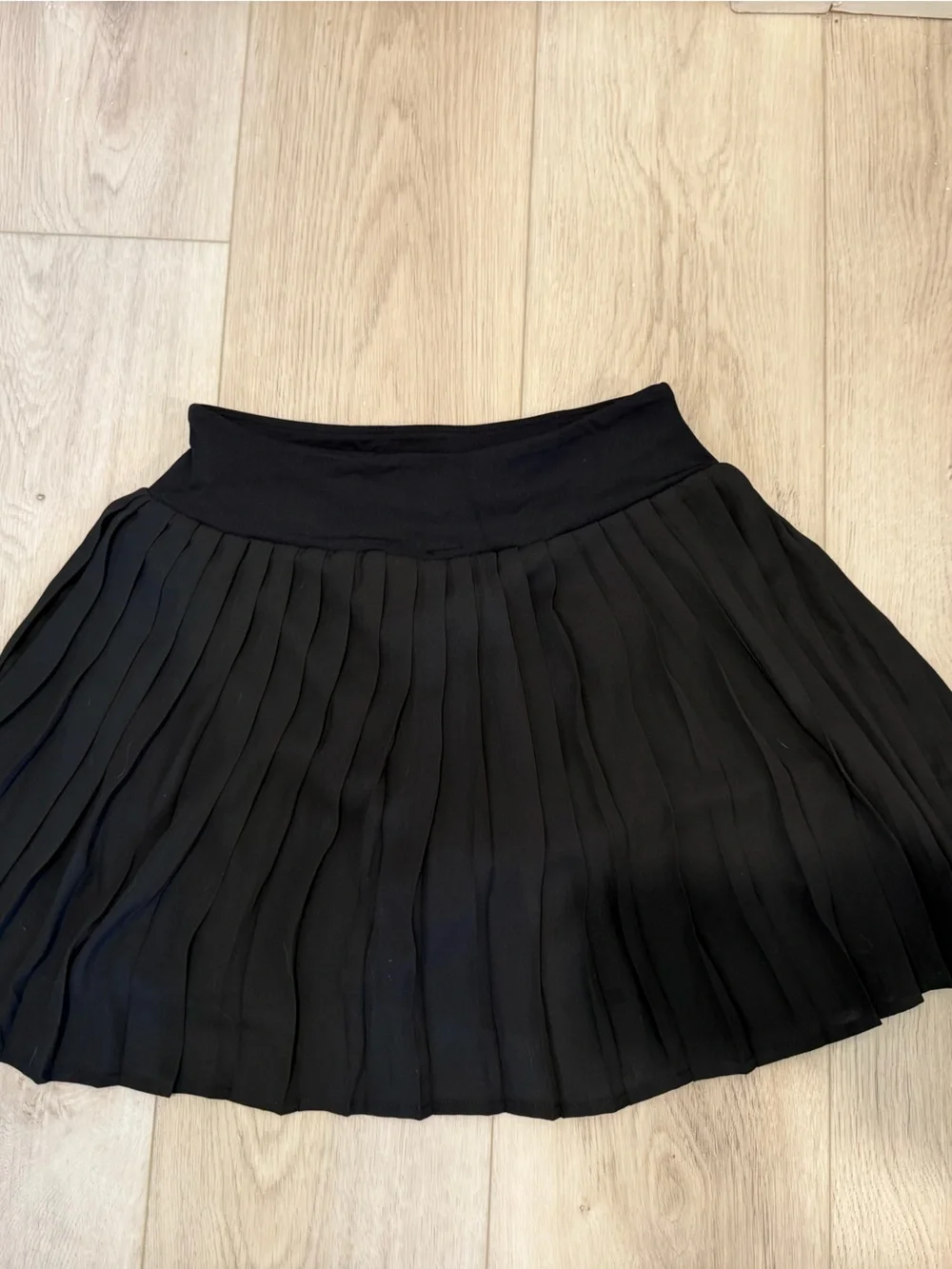 ALO Yoga Black Pleated Skirt